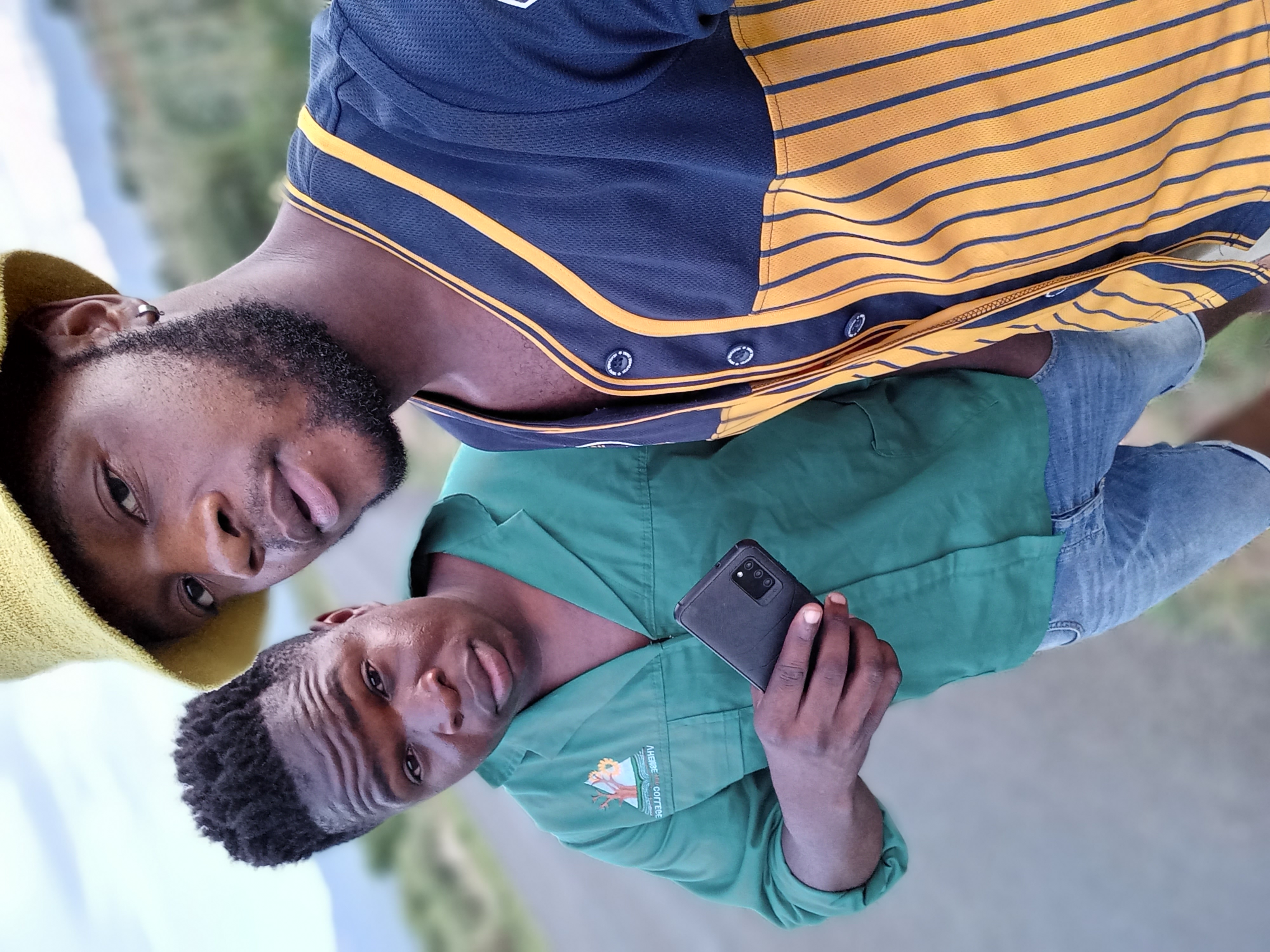 VHAKAY & LOCCA SA - A'SPHUZE Featuring DAT KID