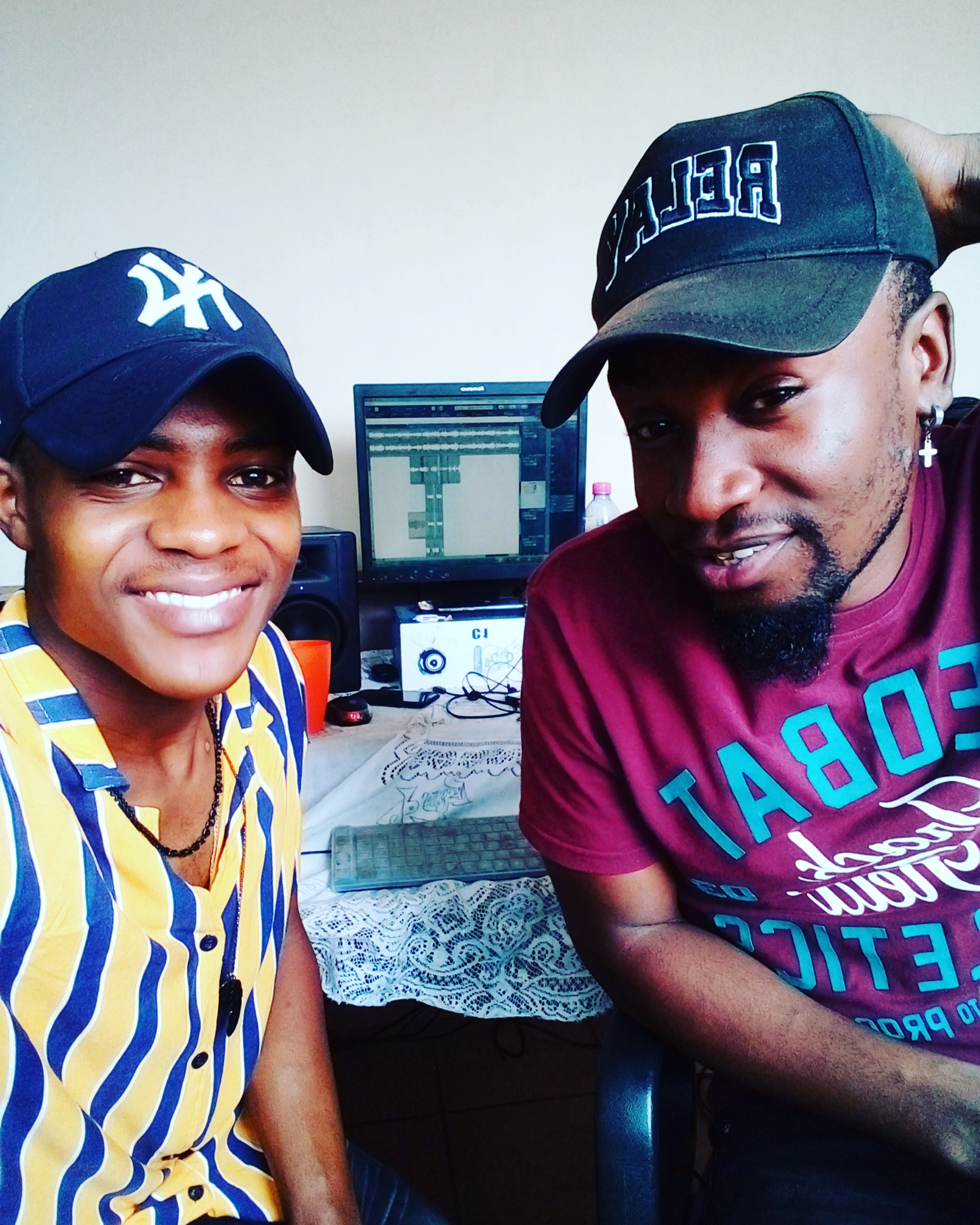 @Spiky Boy - Emlanjeni Featuring Vp-Talking