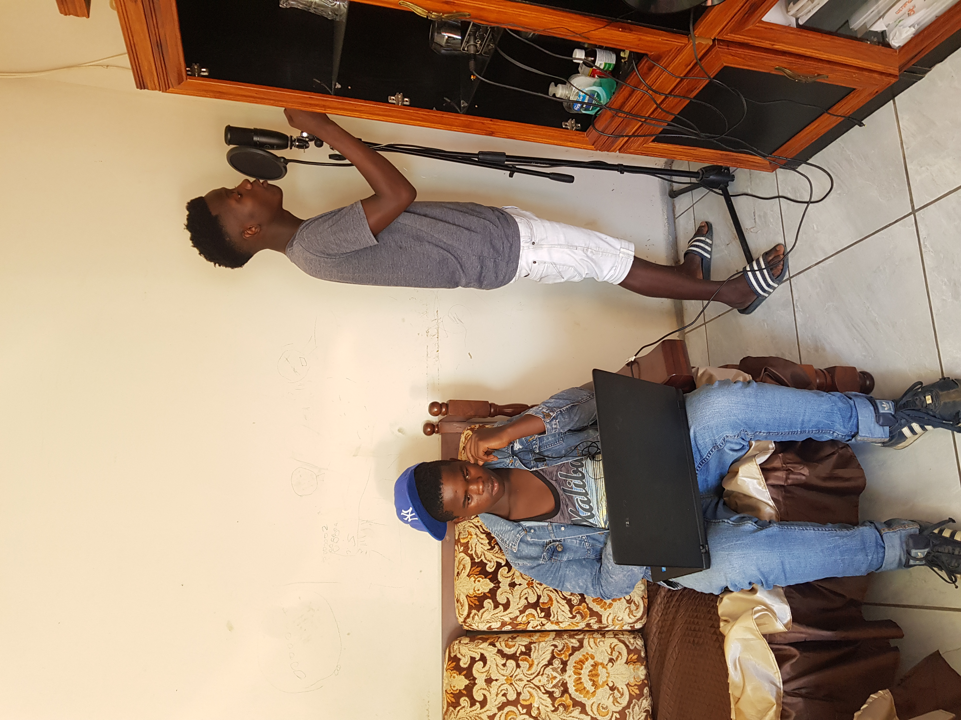 Hustle gang - Never know Featuring Maddolla ft Msotra.Patto.dairy.killervibe