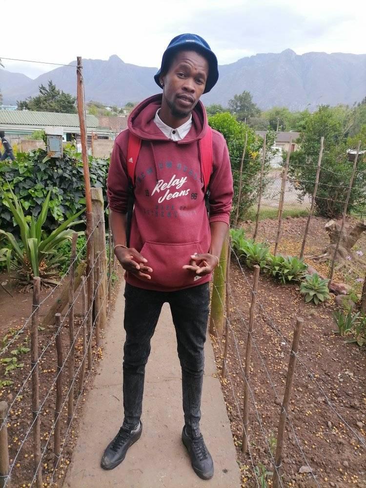 Alex.D - Zimbabwe Featuring Mad Millow