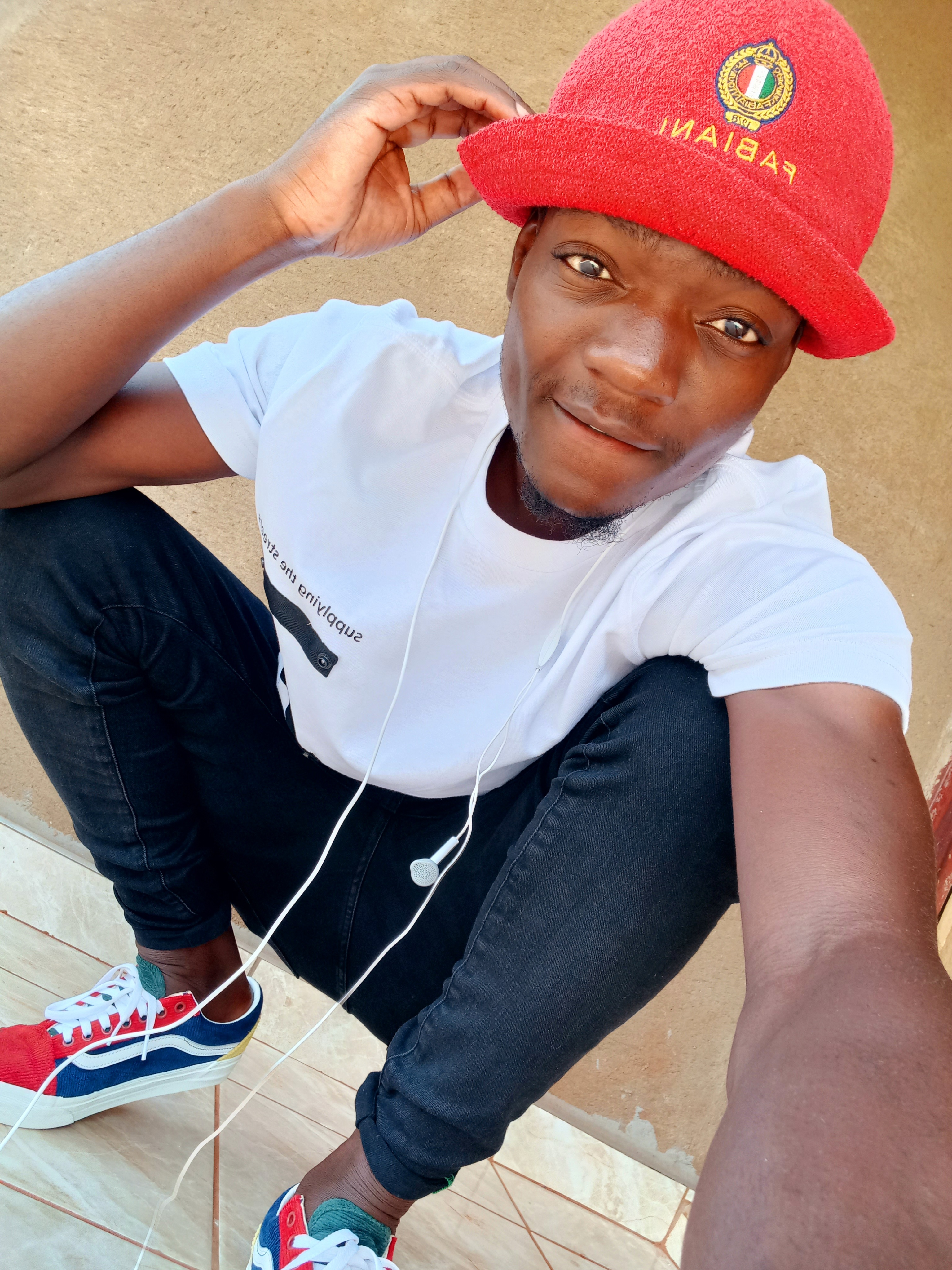 Toskeey  SA - Ndi Do Wina Featuring Romeo ThaGreatWhite