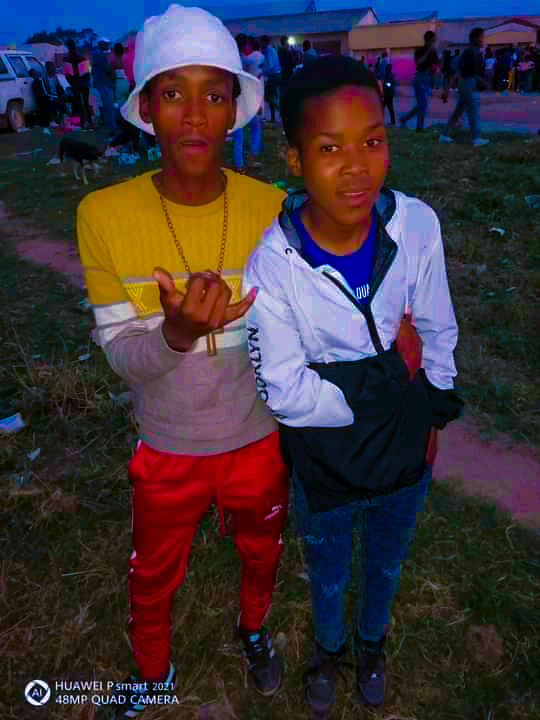 Achumile Rsa - Kmele ndiphushe Featuring Feat michurah