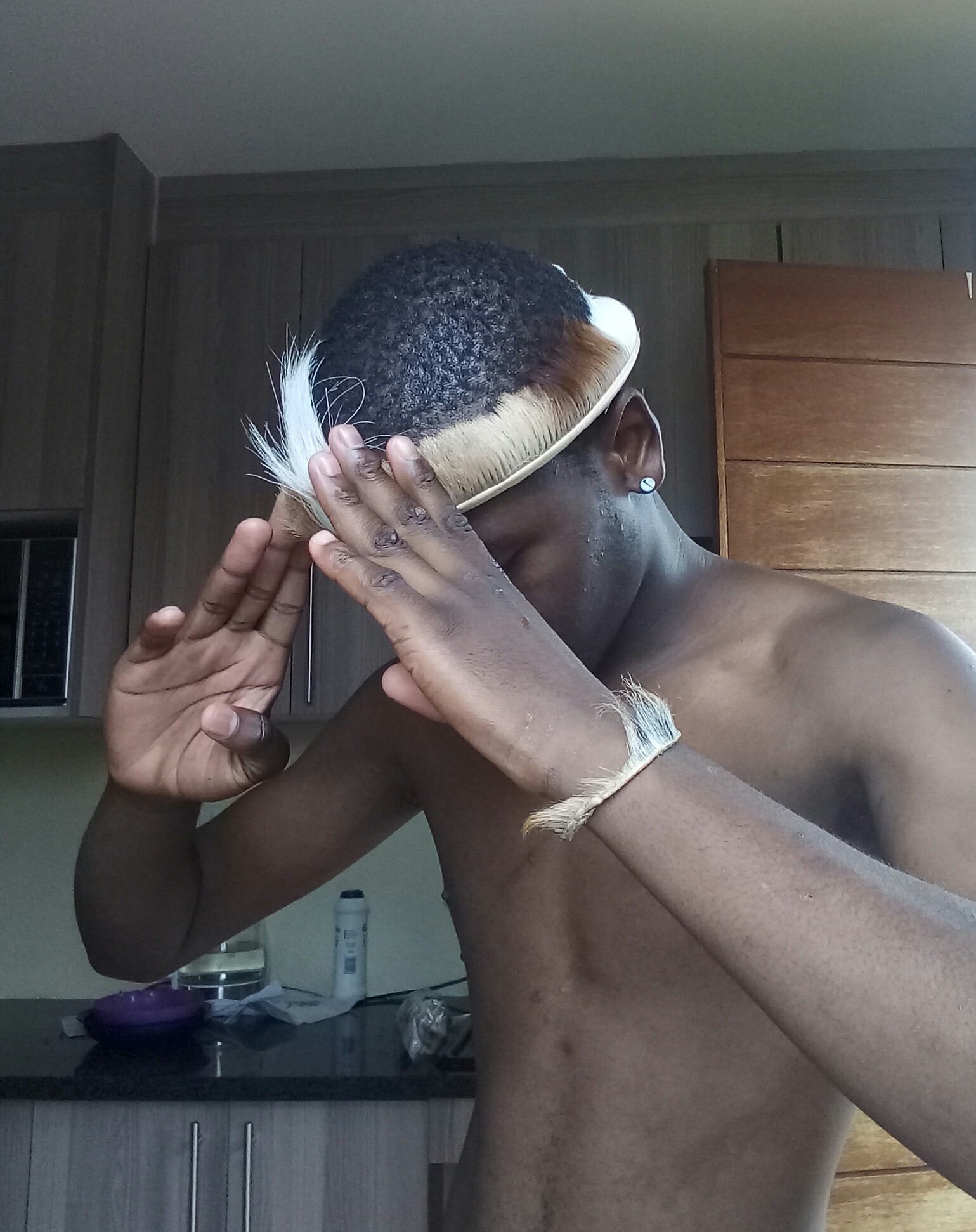 Phara IV - Ubuyile Emakhaya(For G-man) Featuring G-man