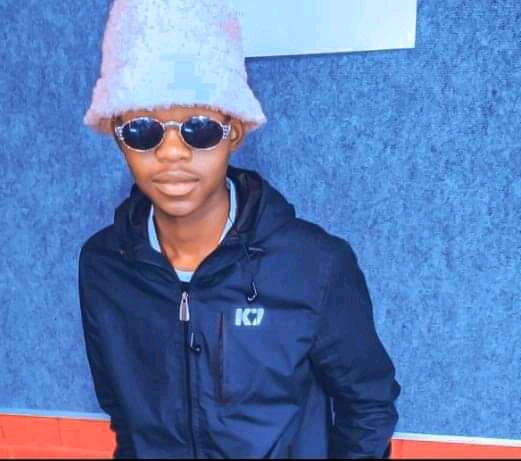 Davinchy kid - Ungowami Featuring Emiky