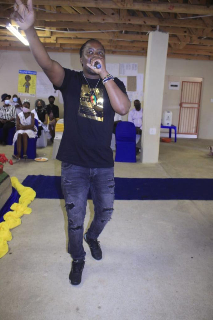 Lloyd B - Sebakanyana Featuring Kanakana & Dj Poison
