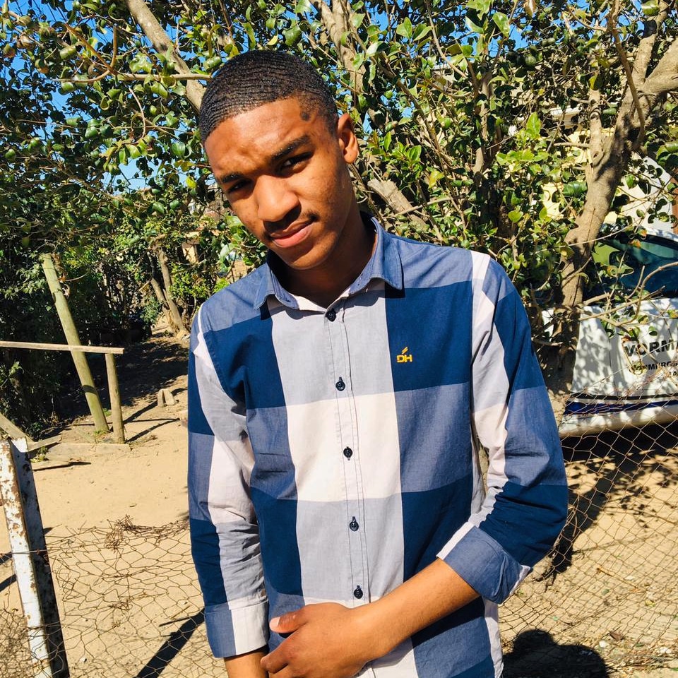 Dj Msiyano - Shona phantsi Featuring Cape records