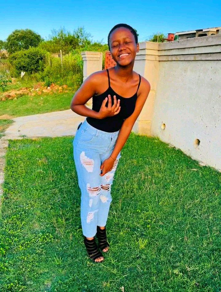 ReaL MasTer Rsa - U-Thando Lwakho Featuring ReaL MasTer RSA