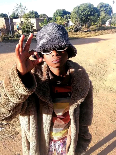 Youngshirt - Big punch Featuring Deco mr locally