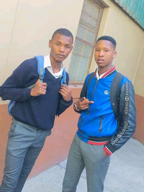 Durk lengend - Uthand' umntu Featuring King Joe cpt