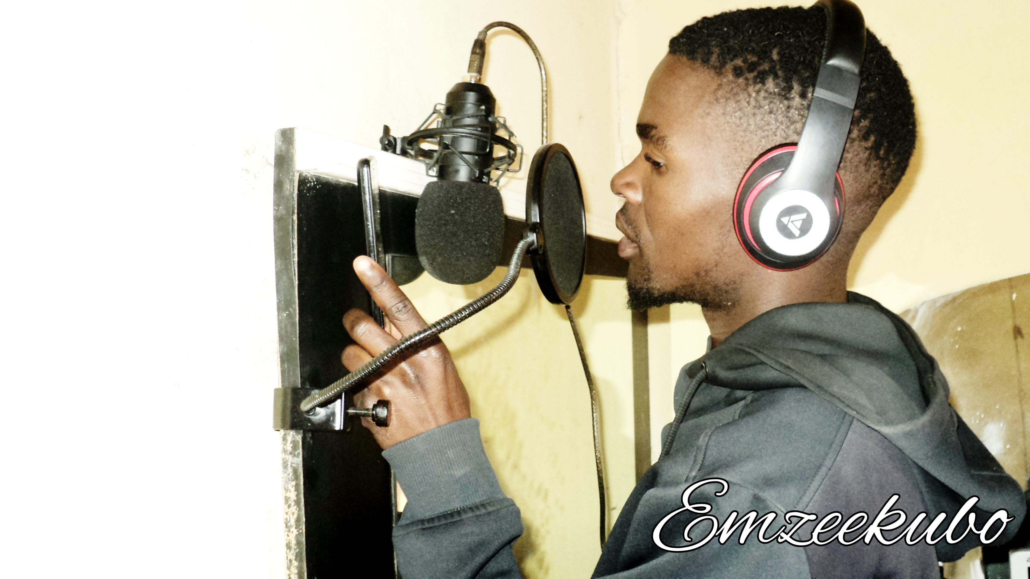 Emzeekubo - Mandulo Featuring Saysor Jnr