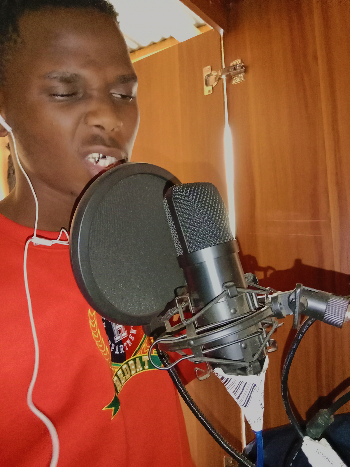 T-bag - Awundazi Featuring Young Siza