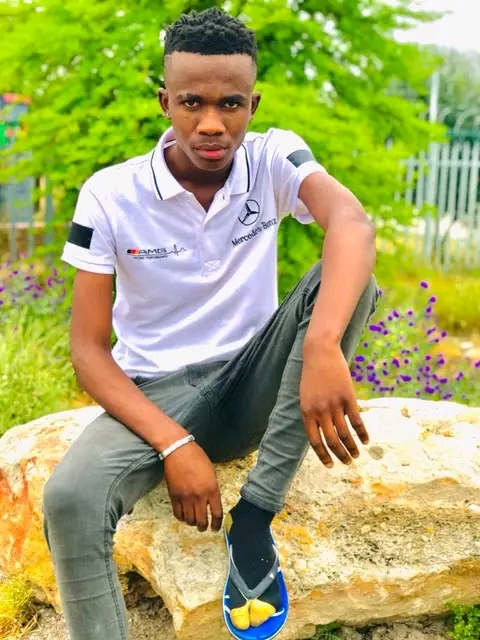Mrtee_GeneralCPT_Priince & Apee - Ah gotta pain