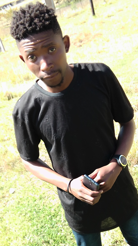 M.Cee - Nguwe Featuring Spova