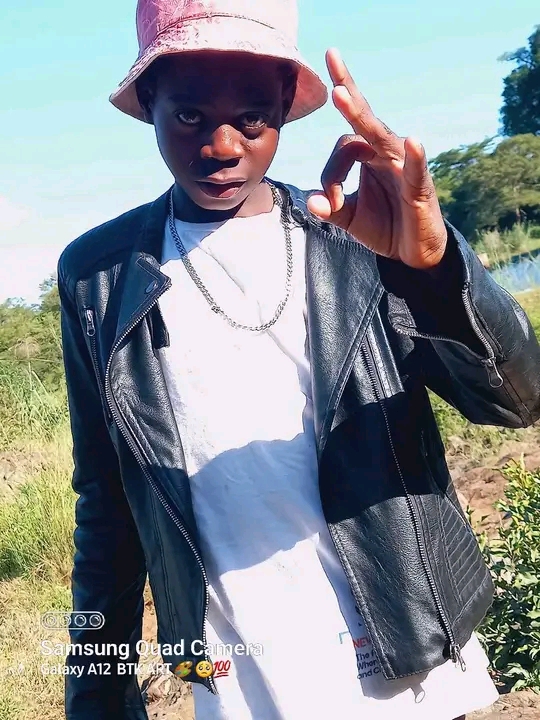 Small'boy - Bo Ntombi mp3 Featuring Ziggy mr sidou & Silver boy rsa