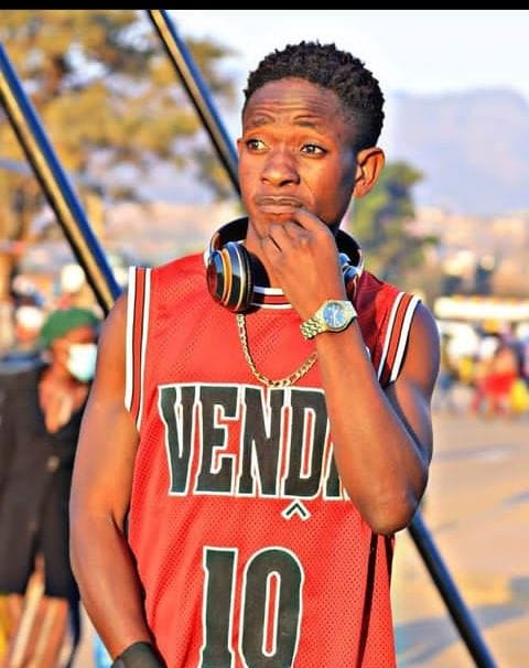 (Lil Merry - - Ke Nwana Wa Motho Cover Song) By Featuring Rezzloe ft Mr Mac x veedocs x V Dee mp3