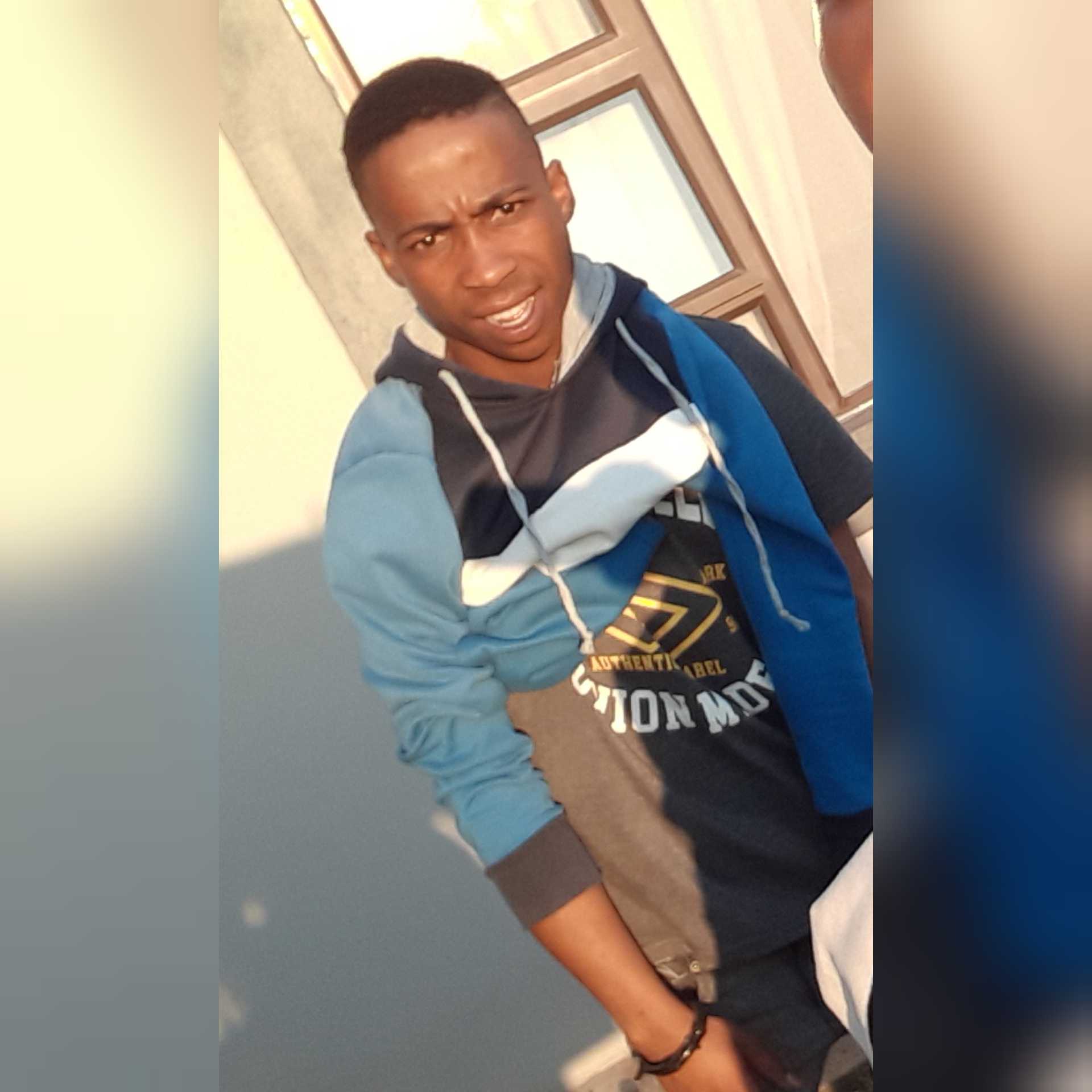 KayMaster jondi - Intsimbi yabelungu Featuring None