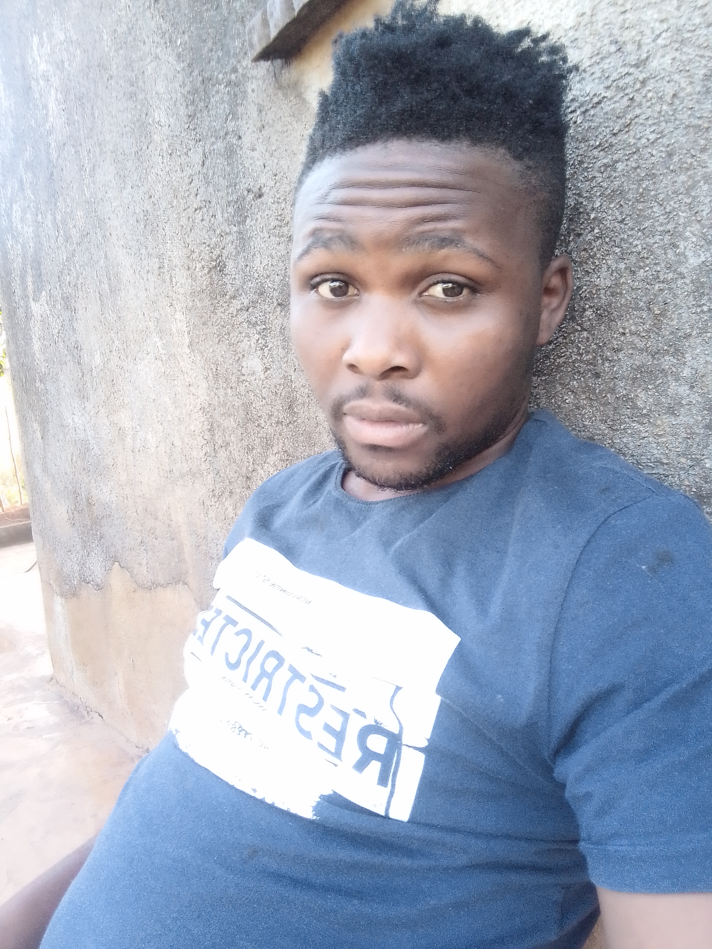 Bigfiversa - Ontswa mbilu Featuring Y villy