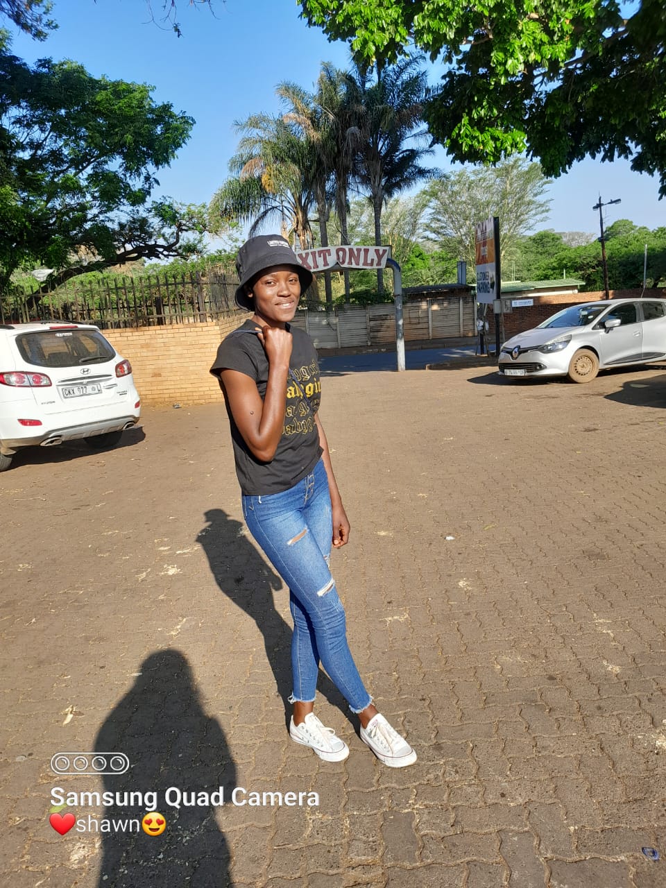 Sedzani Rsa - Heartbroken Featuring None