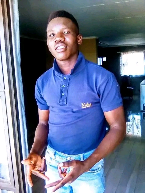 Deejay Ericsson Reloaded - velaphi Usisdenge Gqom.com