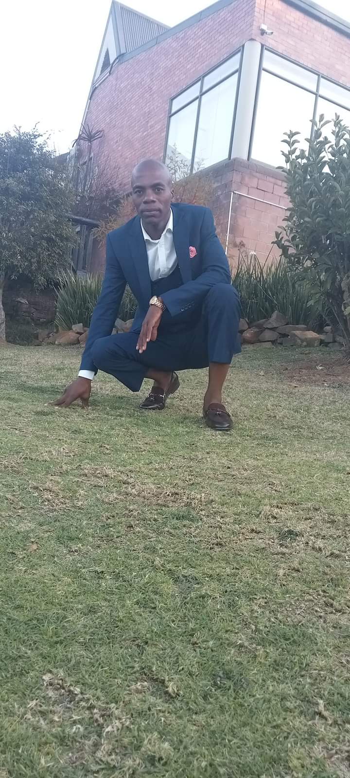 Chileecee - Isikhwele sothando Featuring Ennkay,Macyah