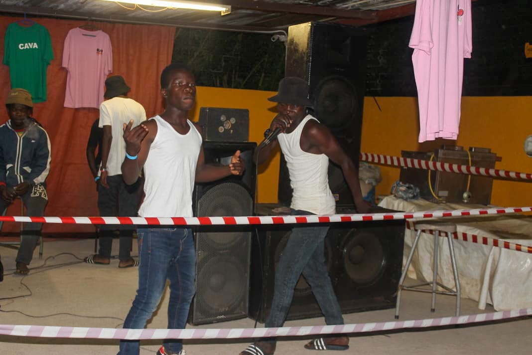 Phenso bility - Hit &  Run Featuring Flotick
