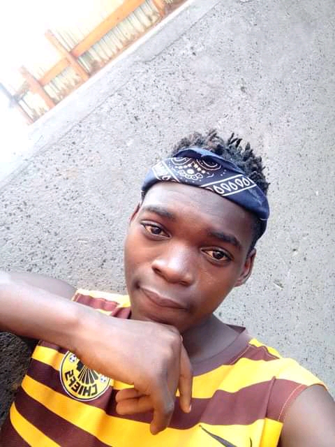Zheety Bee - Halwa mp3 ( house) Featuring Trsa