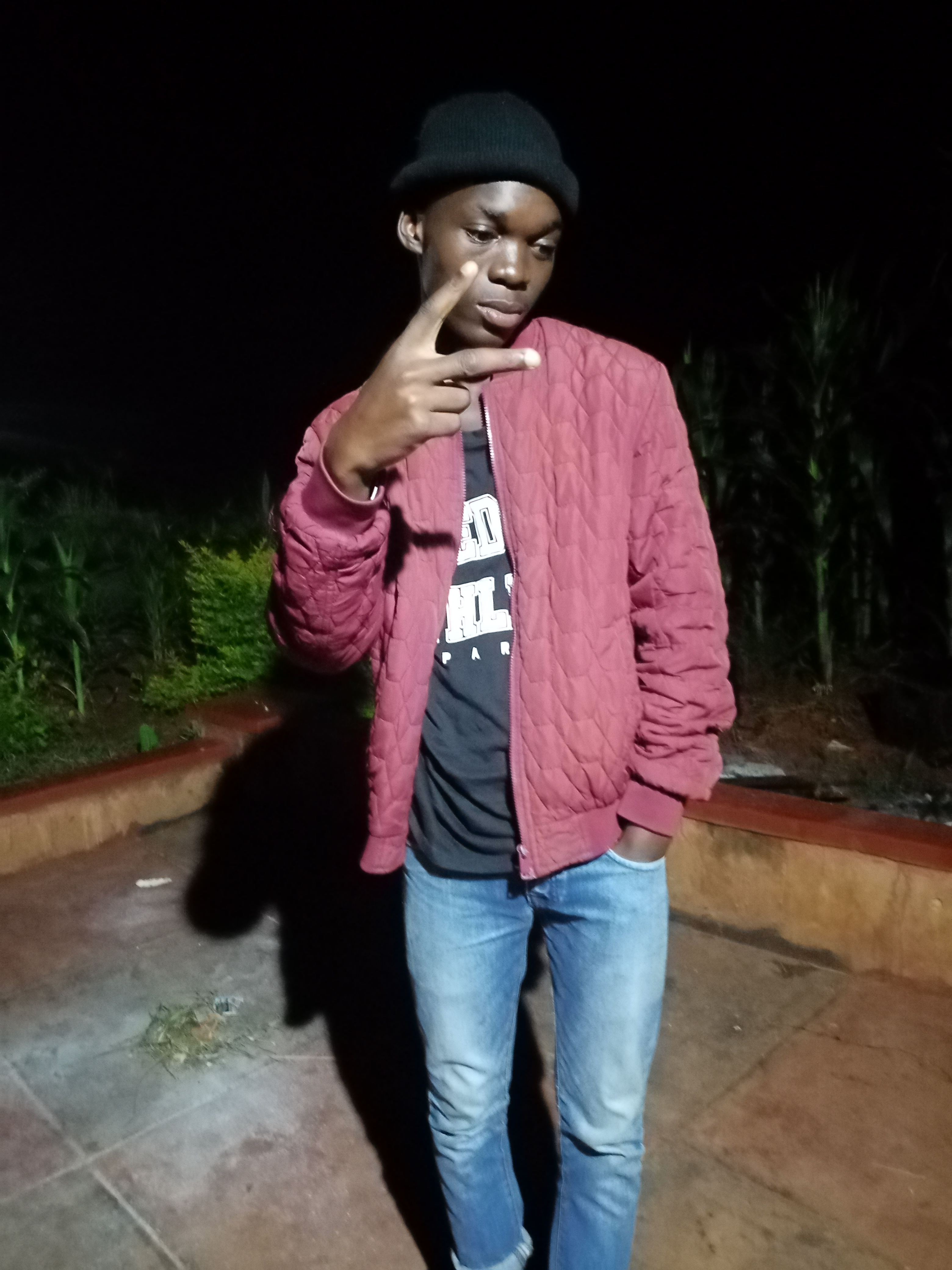 Zheety Bee - Ndi a mufuna mp3 Featuring Trsa