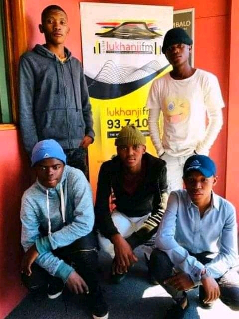 Njabullo fam - Intomb'entle