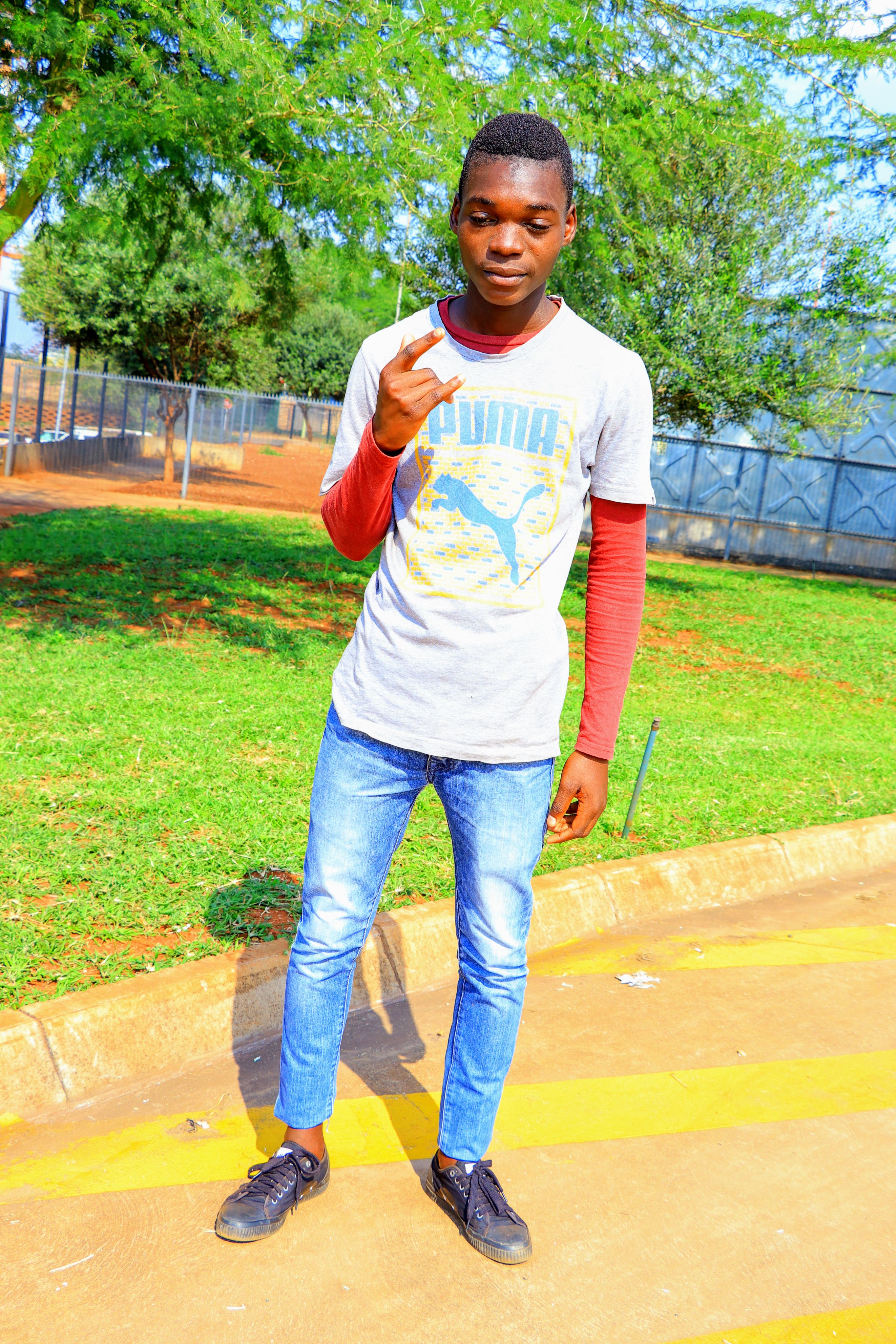 Zheety Bee - Ndo zwinyadza mp3 Featuring Khare Muimbi