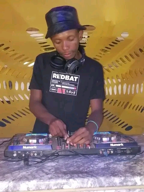 Dj Man X & Small Torry SA - Ukotini Featuring Amaster & Sinic