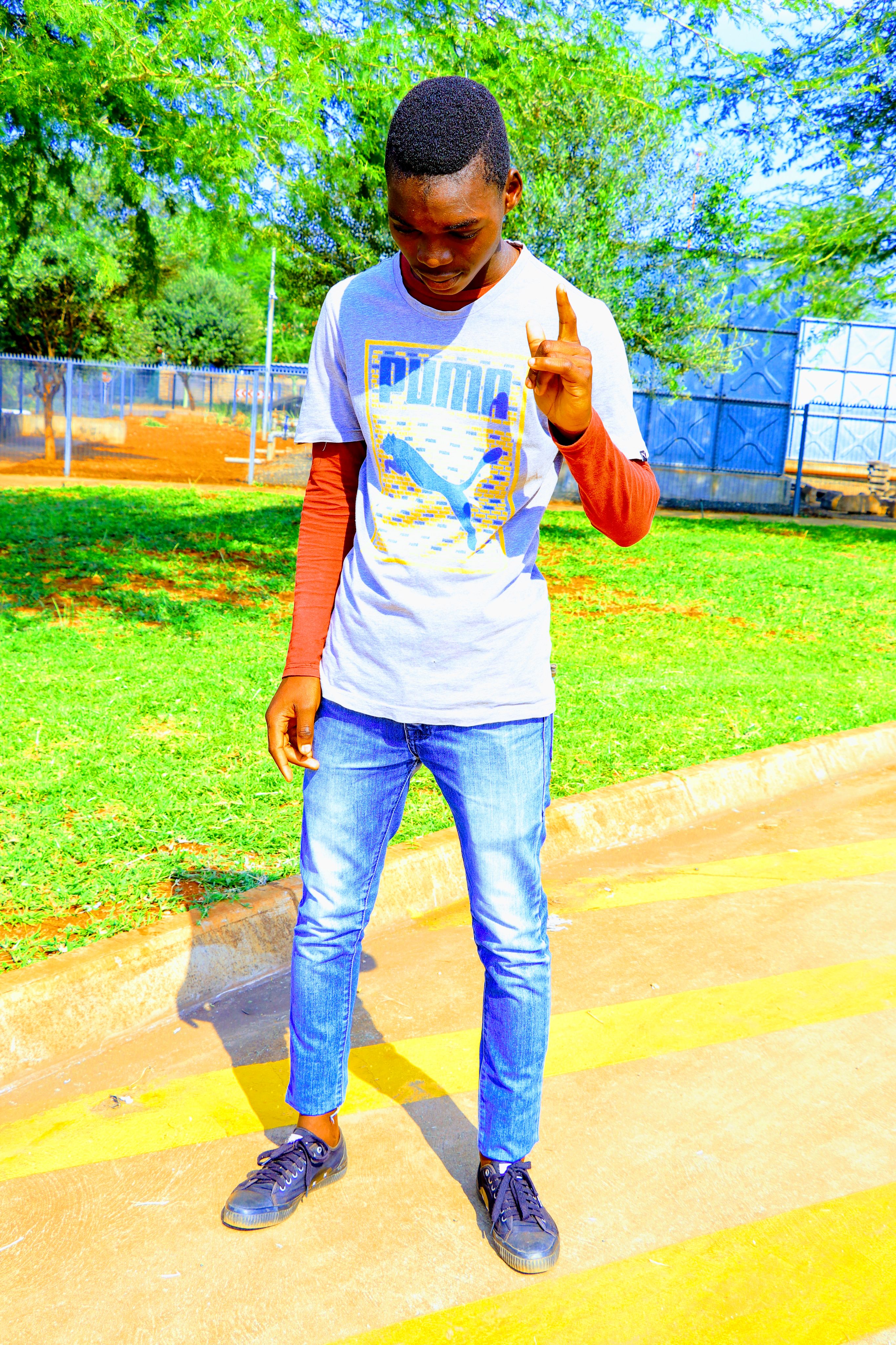 Zheety Bee - Uya Humbula na mp3 Featuring Khare Muimbi