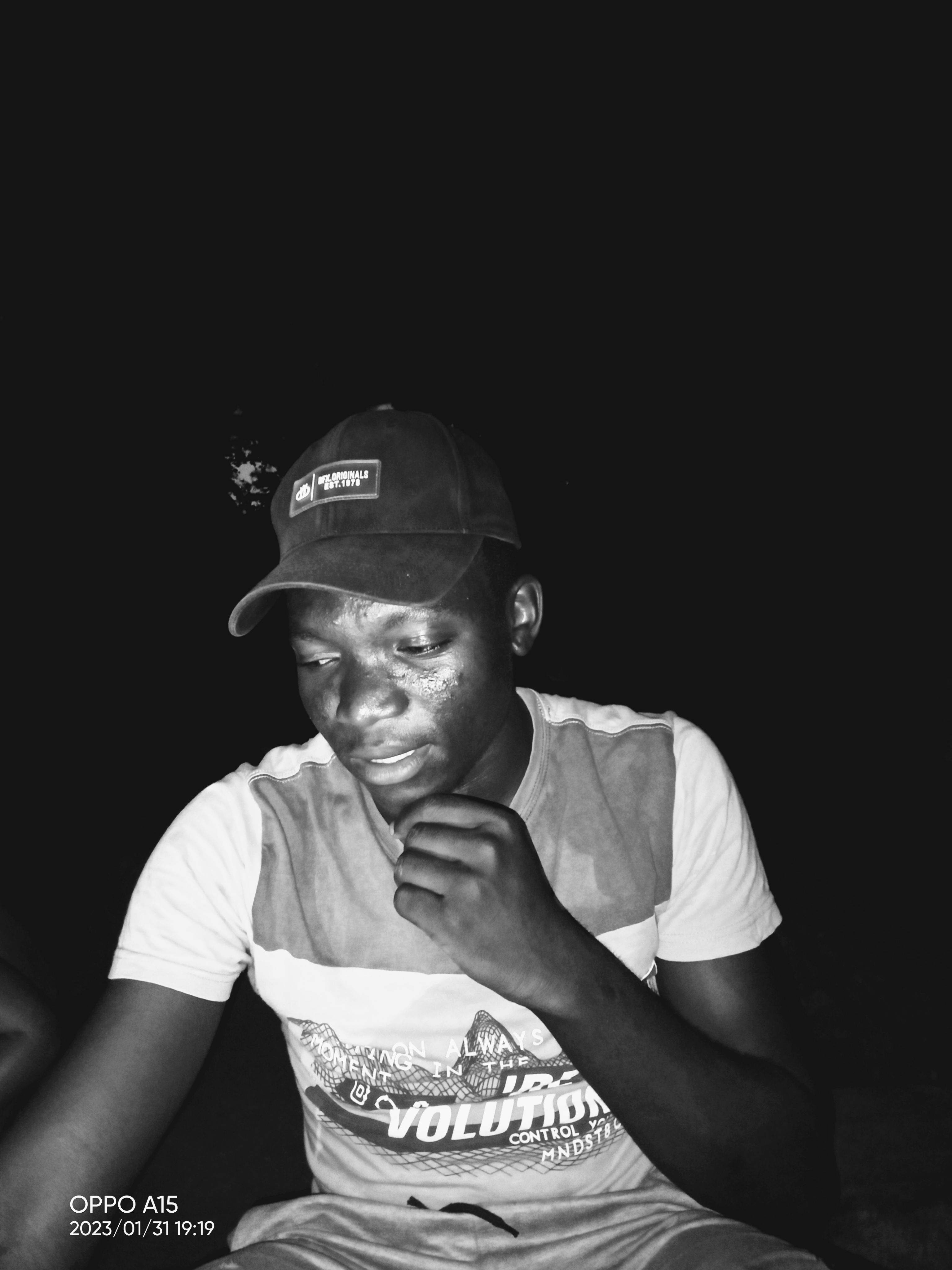 MÏLLØË ÅH ÅH 🔥 - Vhoshanduka MP3 Featuring Pops Muimbi ,DJ muhwaba