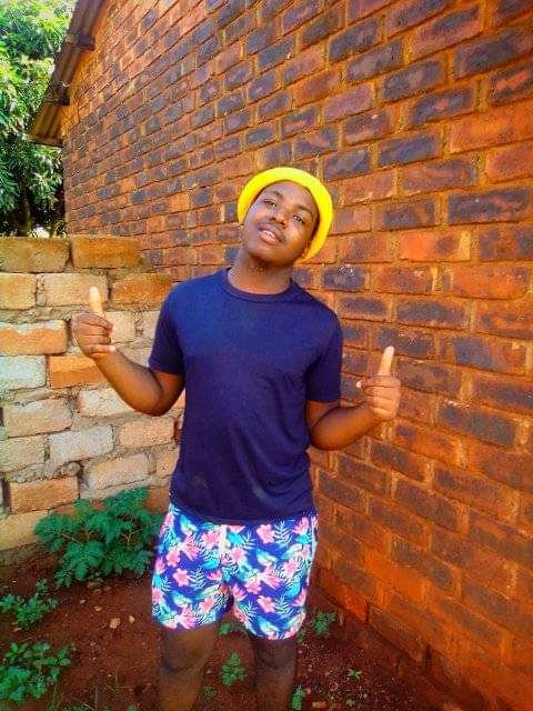 MAEX Tee - Banana.mp3 Featuring MAEX Tee