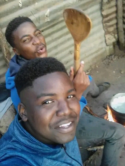 MAEX Tee - Banyana.mp3 Featuring MAEX Tee