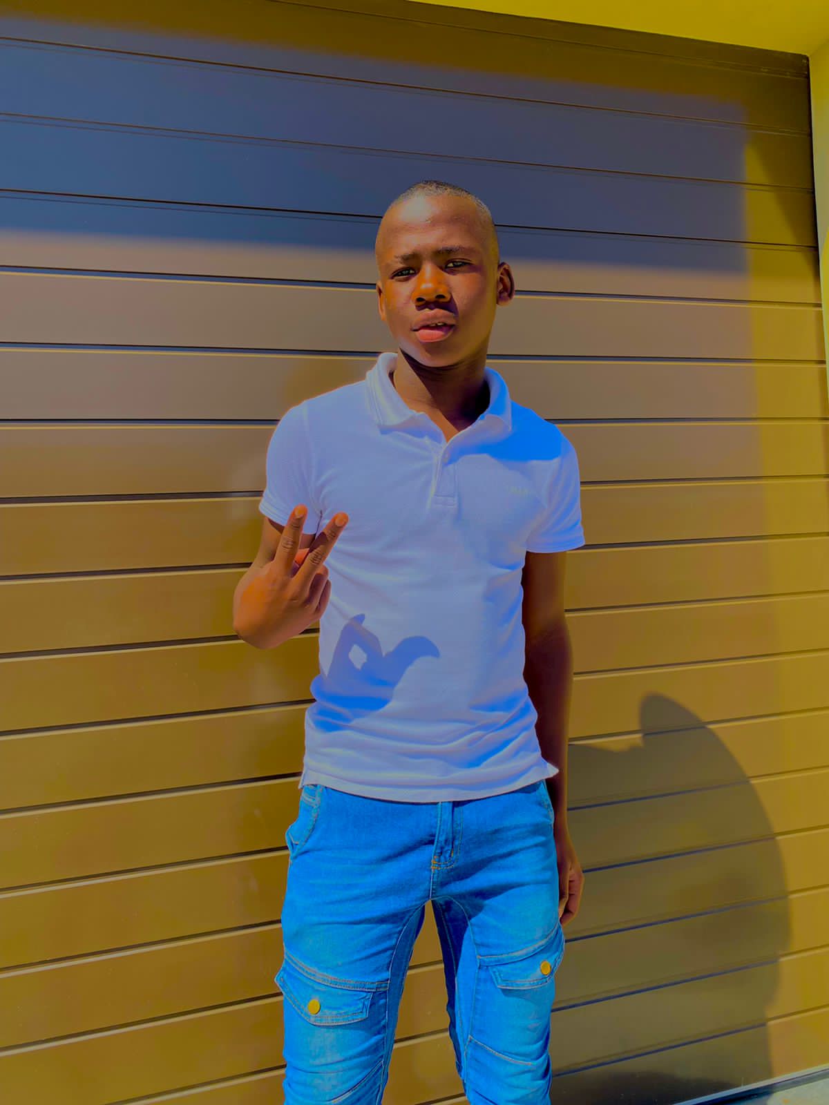 Rollex Tee ft RhymeSlvyer - Move On Featuring RhymeSlvyer