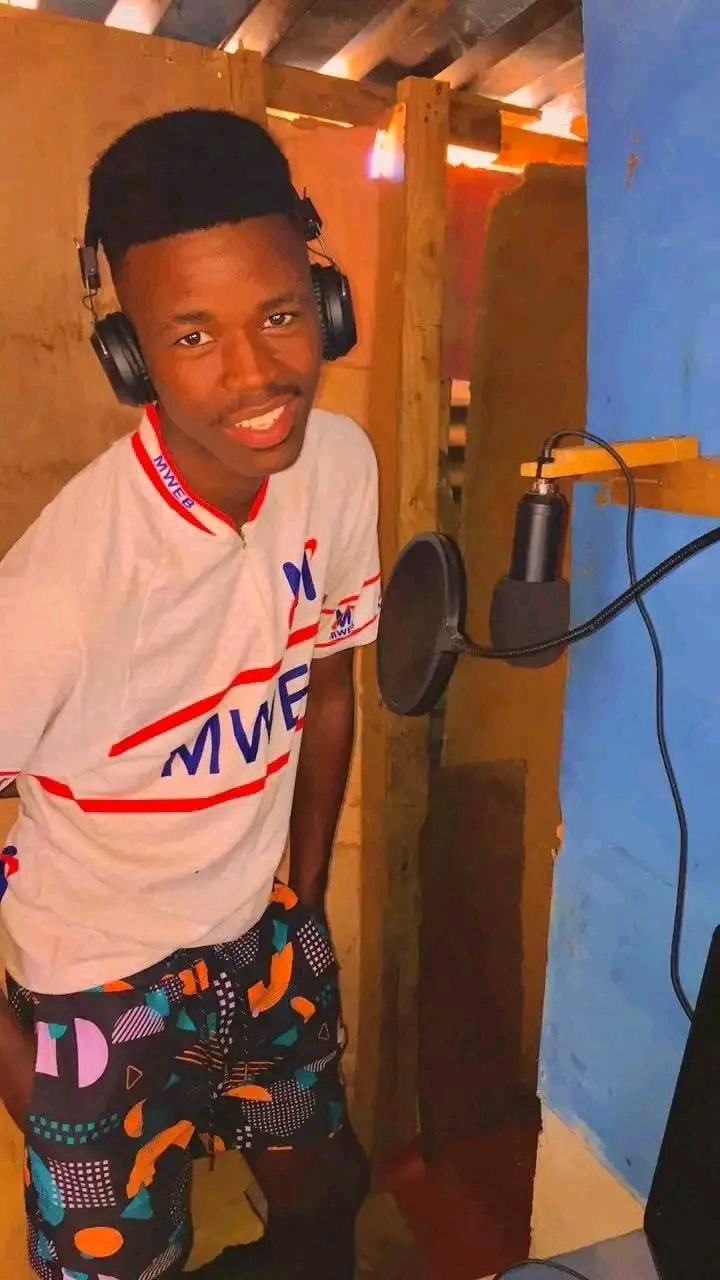 Juju Wabantwana - Ndeva Buhlungu Featuring DebzzaR x Lujah