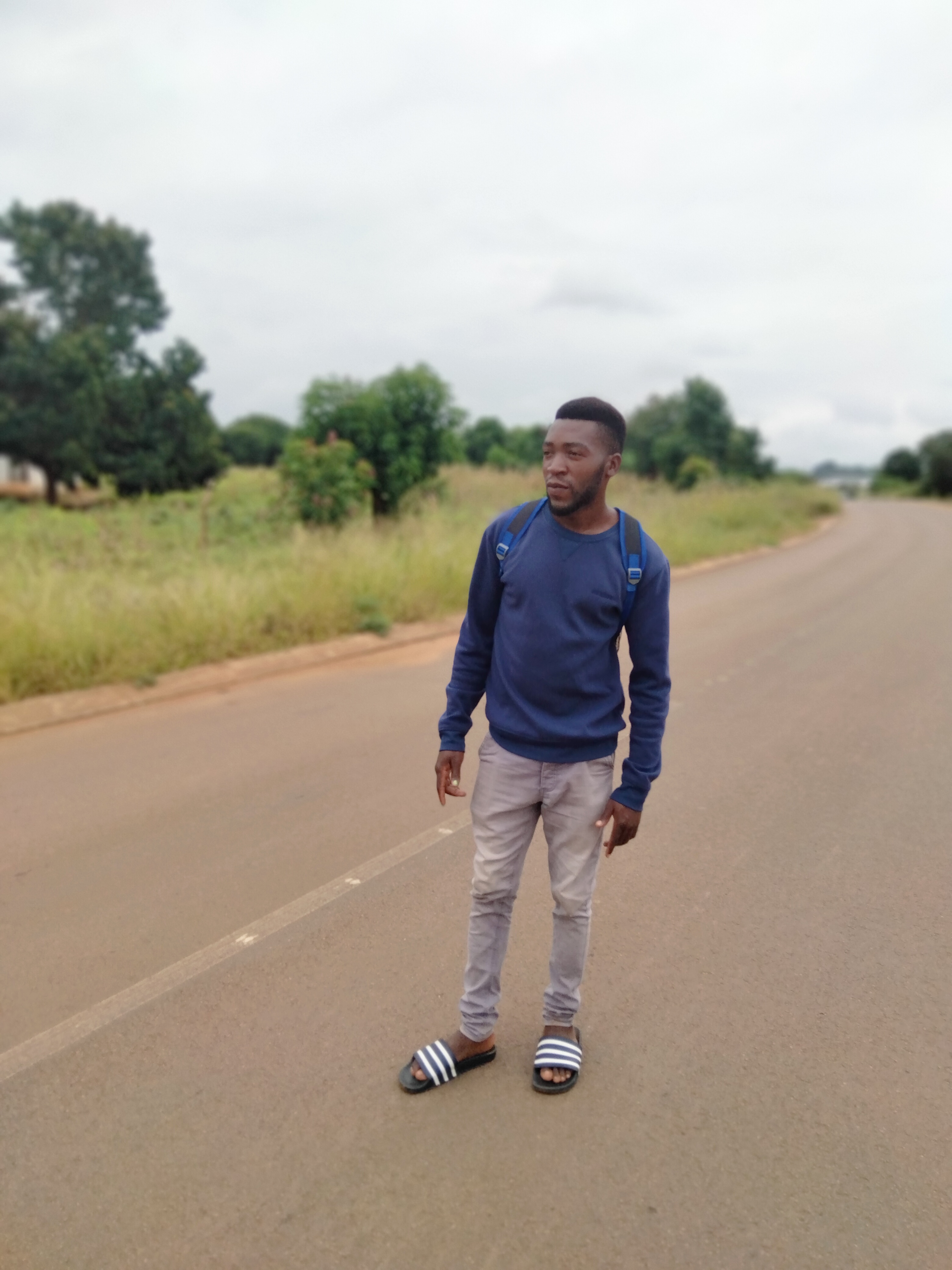 Tendy tee - Hala Featuring Single