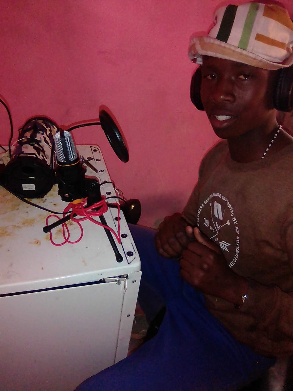 Young-T - Emlanjeni Featuring Deekay