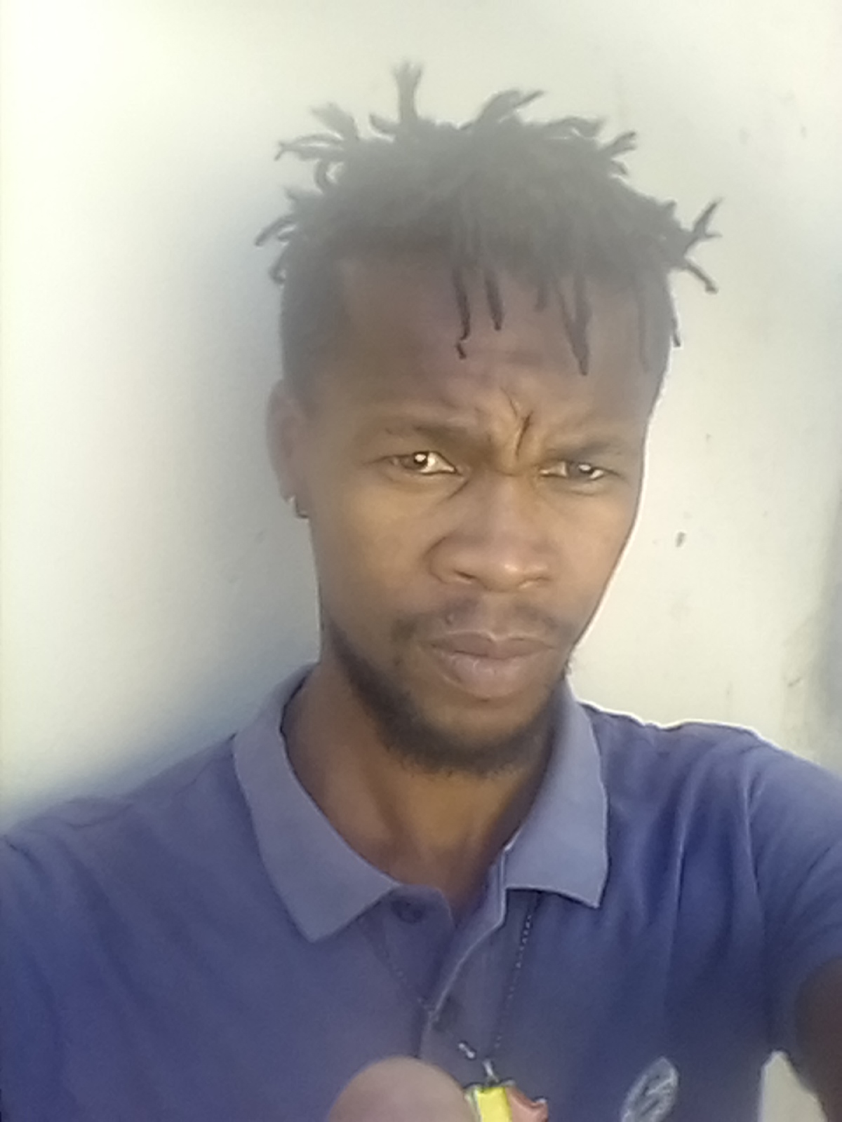 Alex D DarkinSA - Impilo'ayikholula Featuring Lil boy