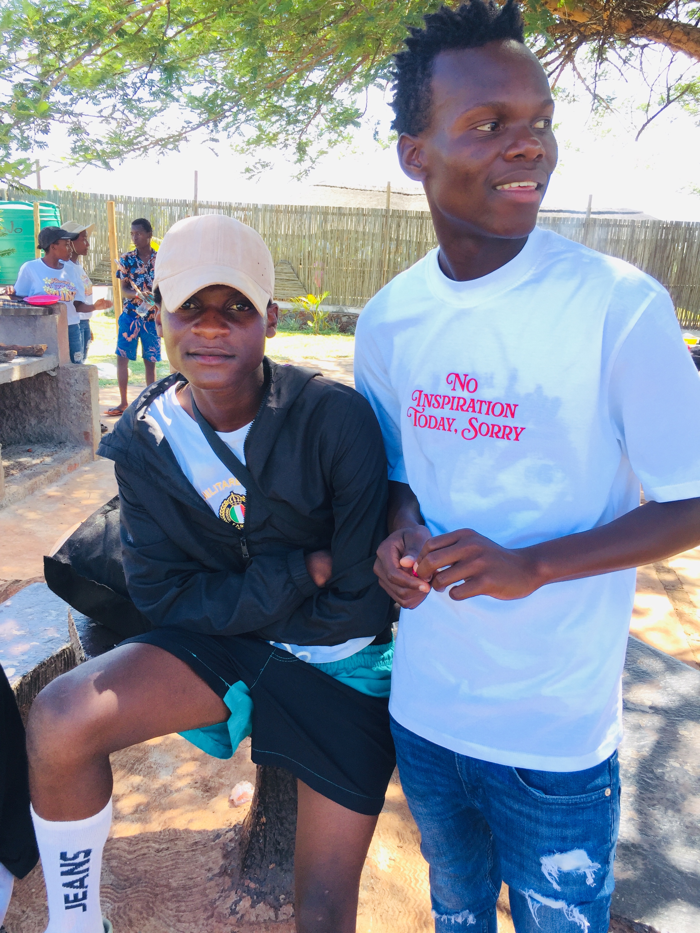 King kay SA - Sa muchini Featuring Veekay