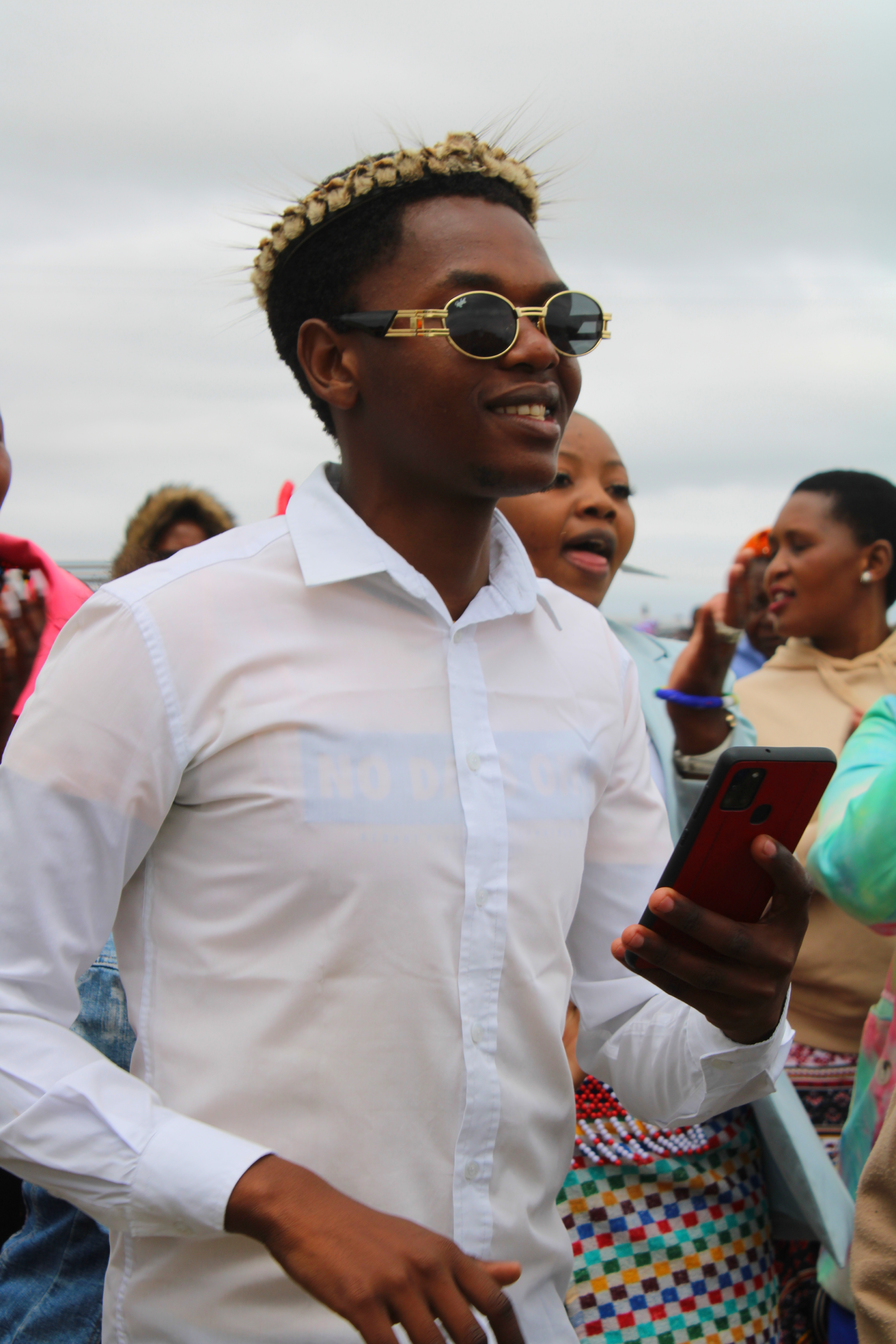 Uniq - Emathandweni Featuring DJ Smokey