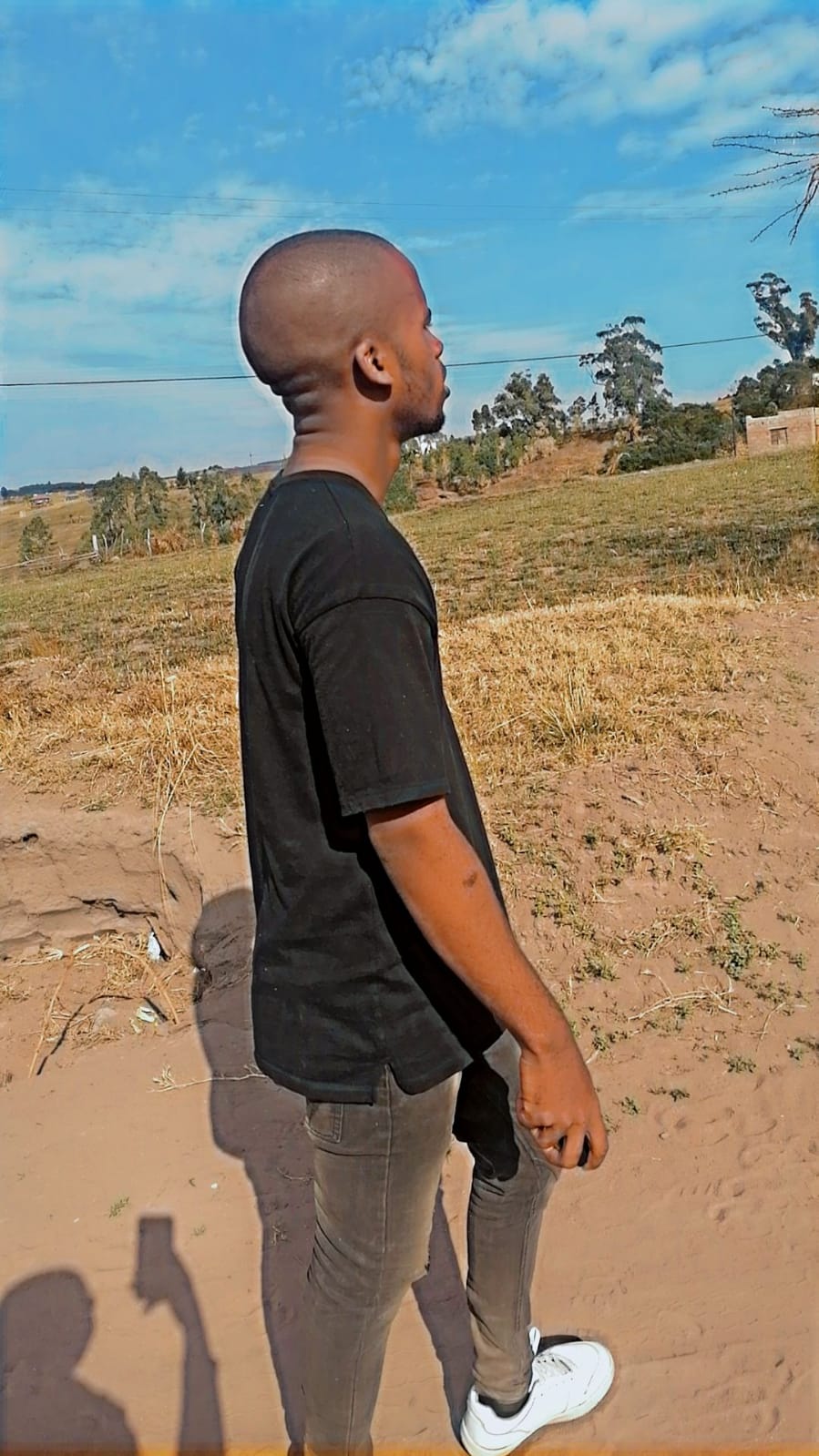Umthunzi Omnyama - Ngiphelezele album artwork