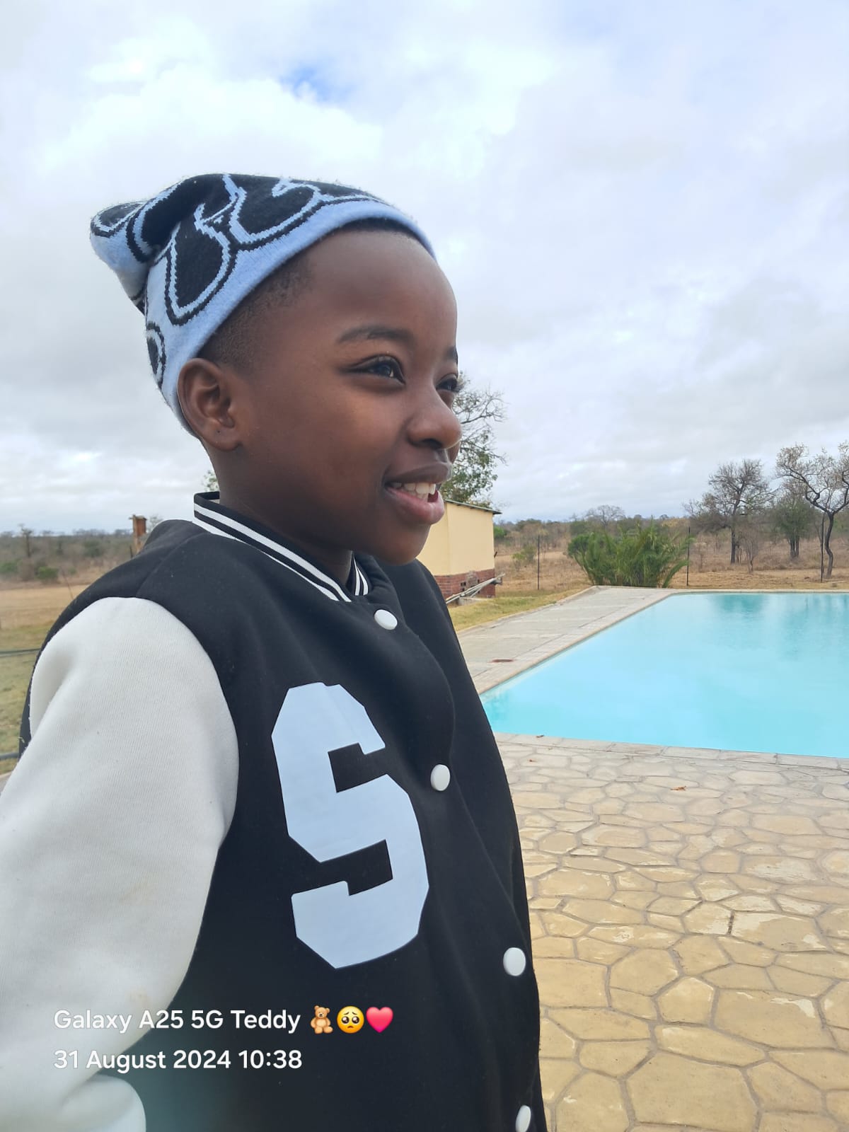 Moon fvce - Ngicela kukhanya Featuring Man chirzz