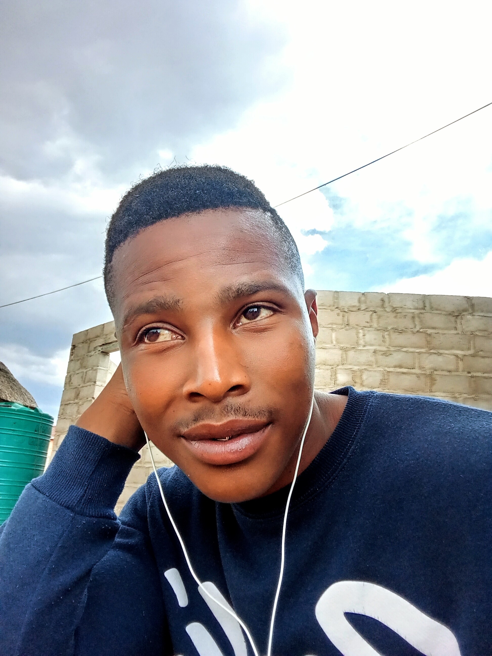 Nobza sa - Mthandeni sk remake gucci Featuring Maknobz album artwork