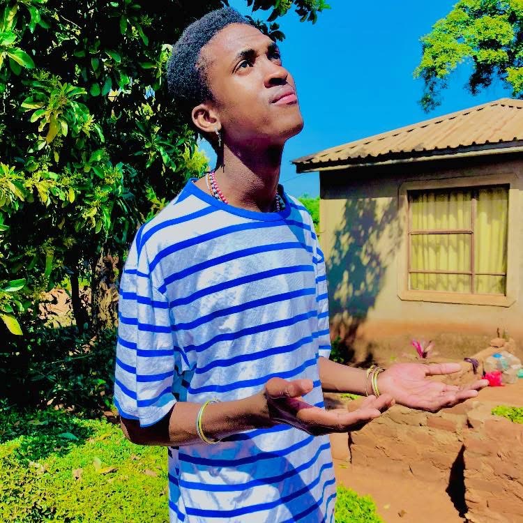 V boy sa vocalist - Dzuvha Featuring Blue house music
