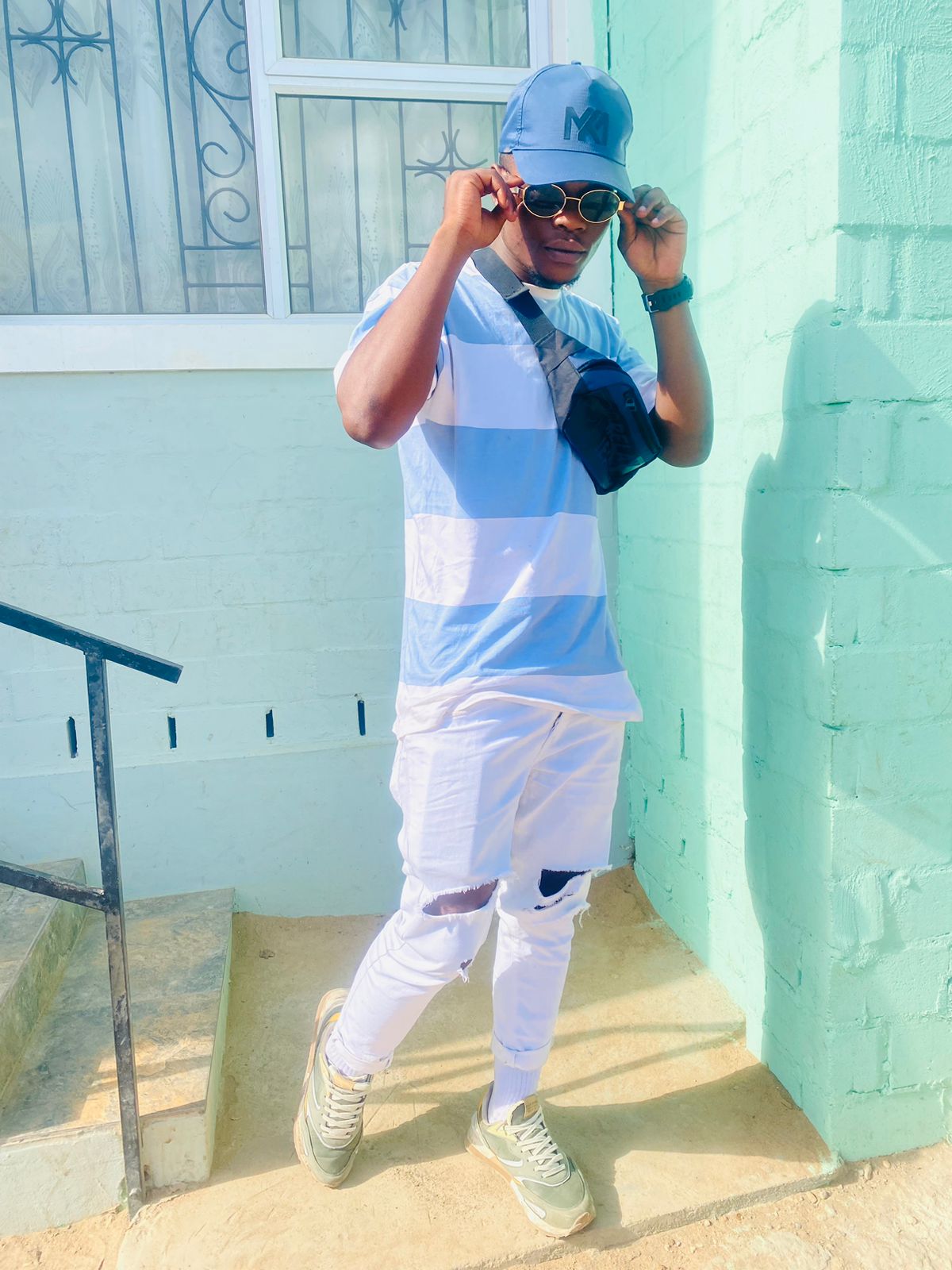 Robby - Amaphupho Featuring Ellzo pee