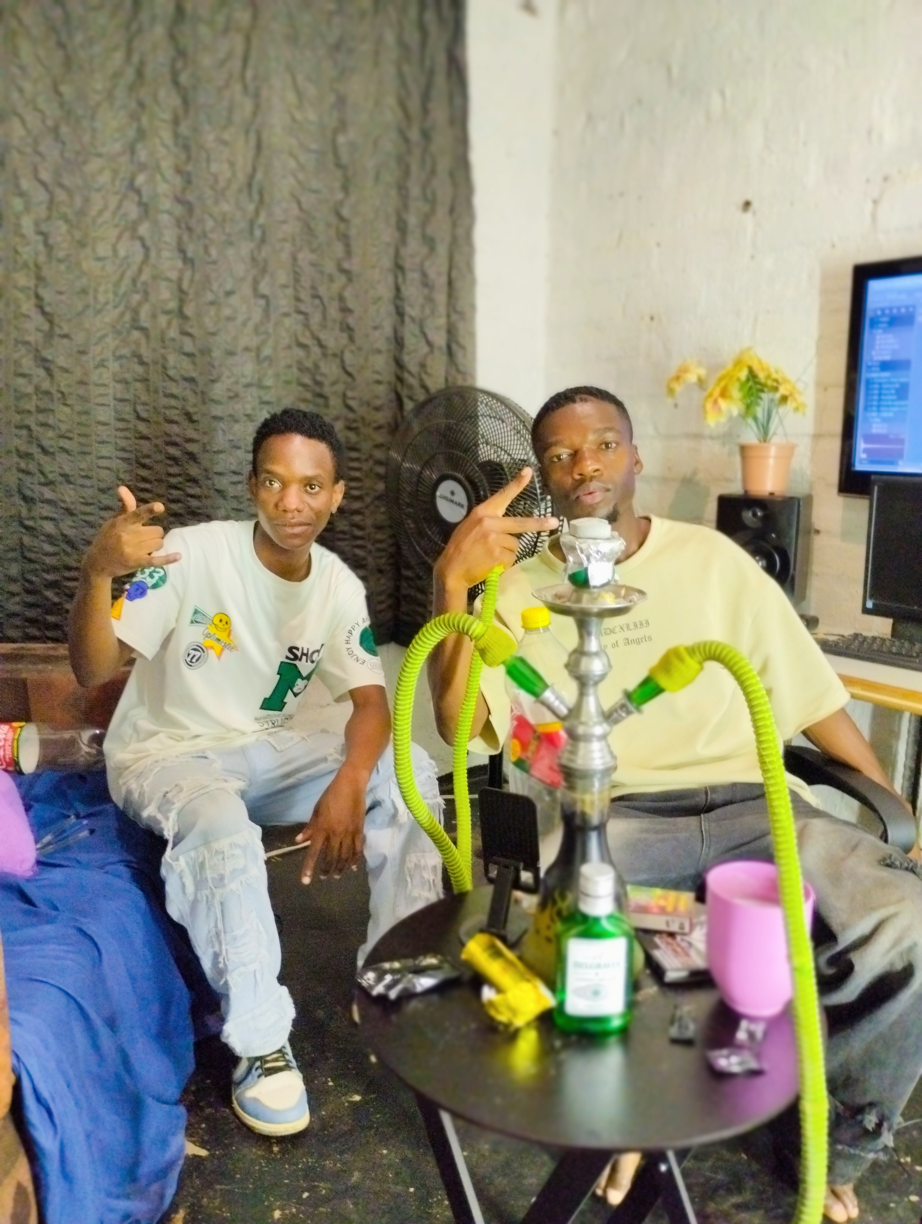 Yung G'Pee - Fake love Featuring Yung b.kay