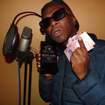 NORA DE GINTSA - MOLO Featuring LYROW