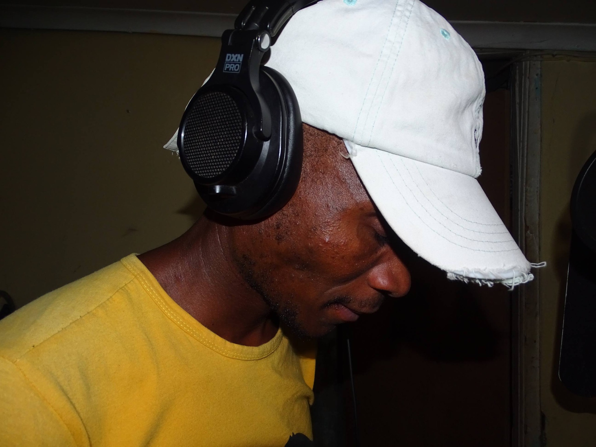 WALLY DE NAIJA - NOW Featuring DEIIGHMUZIQ & GREGORY SA