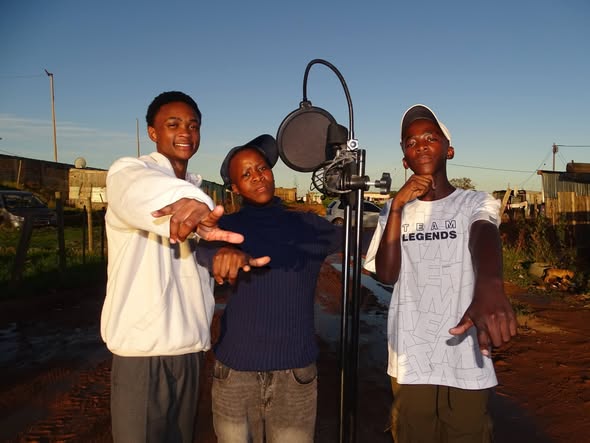 CADDY THE GOAT - SBENGA Featuring MOFASSA x MANQOBA & NORA DE GINTSA album artwork